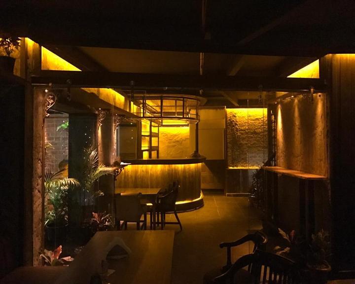 Labyrinth Restaurant-Bar-Lounge