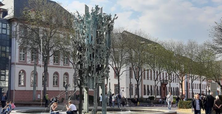 Wilma Wunder im Cafe am Ballplatz