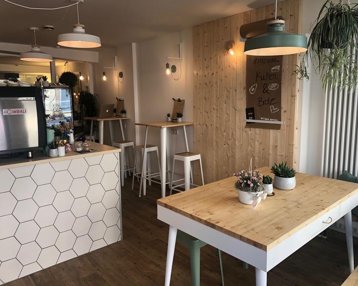 Aprilmädchen Café