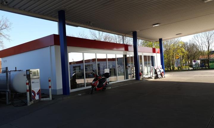 Q1 Tankstelle