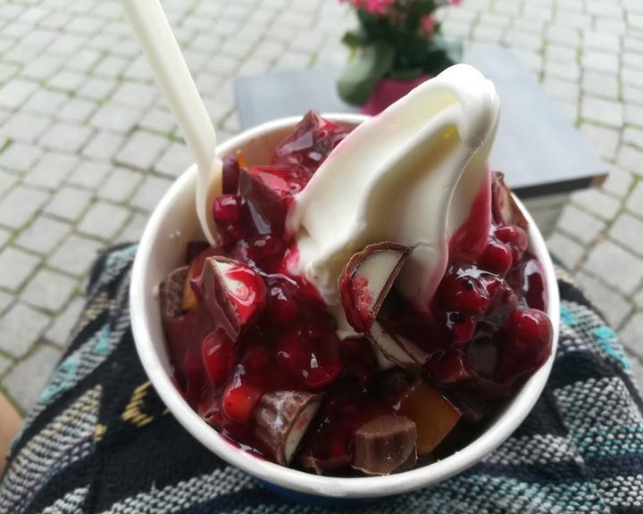 Frohlich FrozenYogurt Kaffee & Mehr