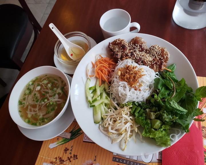 Pho Hanoi & Sushi Bar Ayhan