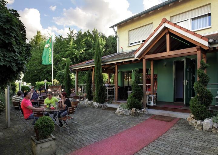 Rheinau Pub